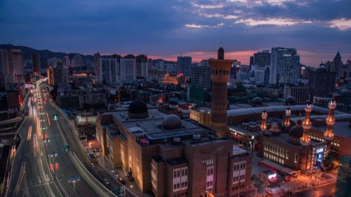 International Grand Bazaar at night.jpg International Grand Bazaar at night.jpg