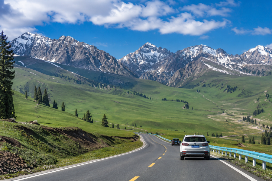 Self-driving route to Narat Grassland through the Duku Highway region in Xinjiang