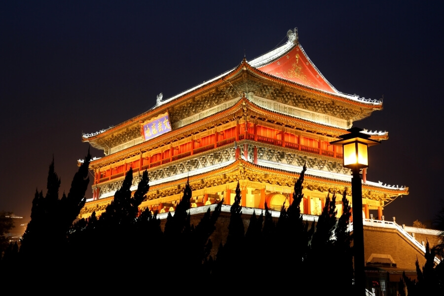 Travelers experiencing Chinese zodiac culture in Xi'an during Spring Festival