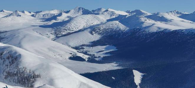 Altay skiing experience in Xinjiang with powder snow and mountain terrain Altay skiing experience in Xinjiang with powder snow and mountain terrain