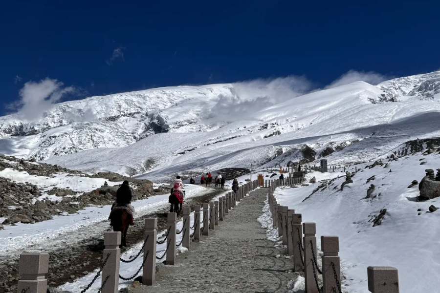 Plan your Muztagh Glacier Park trip with practical tips on altitude, routes, transport, best seasons, and Pamir Plateau travel conditions. Plan your Muztagh Glacier Park trip with practical tips on altitude, routes, transport, best seasons, and Pamir Plateau travel conditions.