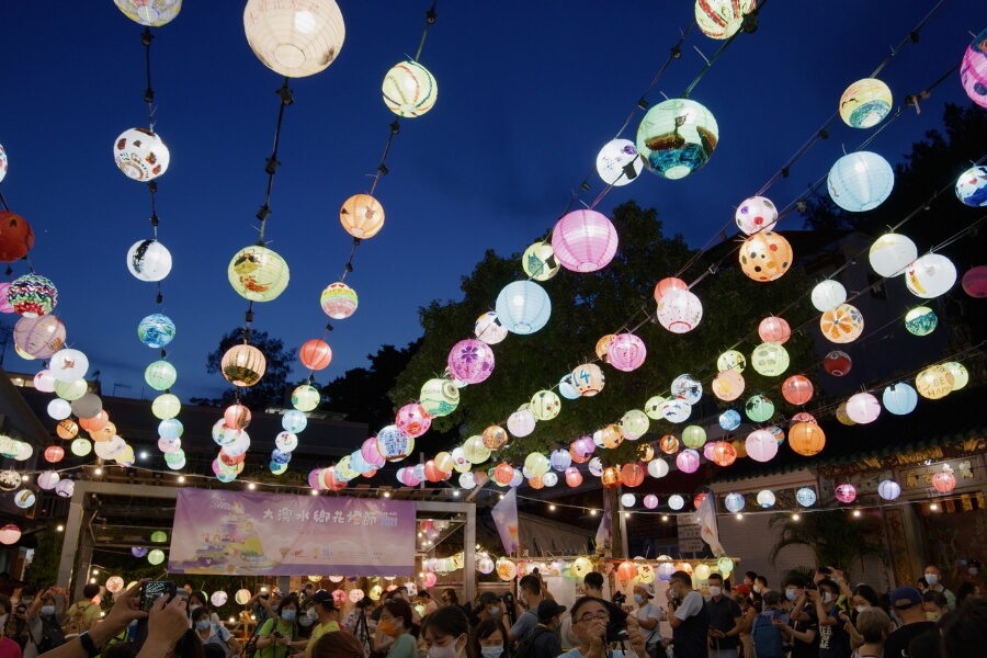crowds during Mid-Autumn Festival evening in China crowds during Mid-Autumn Festival evening in China