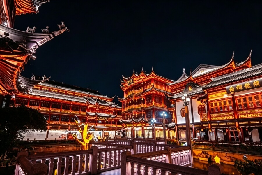Yuyuan Garden during Mid-Autumn Festival in Shanghai Yuyuan Garden during Mid-Autumn Festival in Shanghai