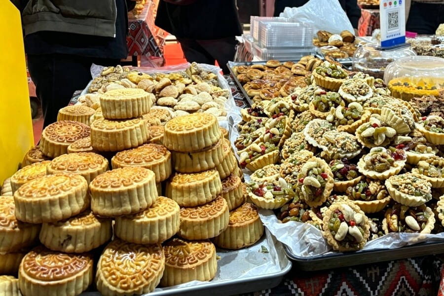 Xinjiang tu mooncakes with dried fruits and local bakery scene