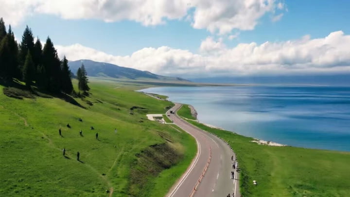 Sayram Lake Drive scenic road in Xinjiang