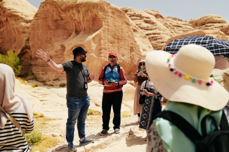Plan a smoother Urumqi City Guided Tour with practical advice on routes, transportation, timing, markets, museums, and nearby mountain trips.